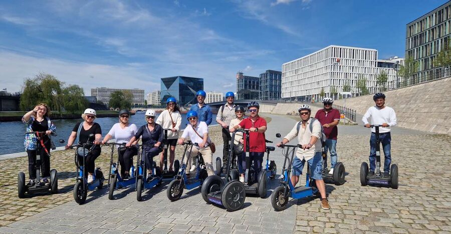 3-H Munich: Top Sights E-Scooter Tour with Local Guide - Residenz, Opera, and Odeonsplatz