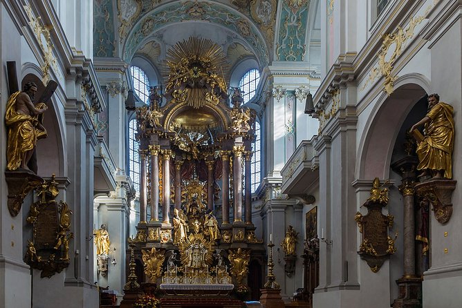 5 Top Churches in Munich Private Walking Tour - Marienplatz sights beyond the churches