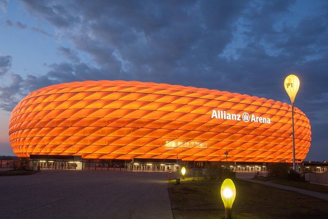 Airport Transfer: Munich Airport MUC to Munich by Luxury Van - The service details that matter after a long flight