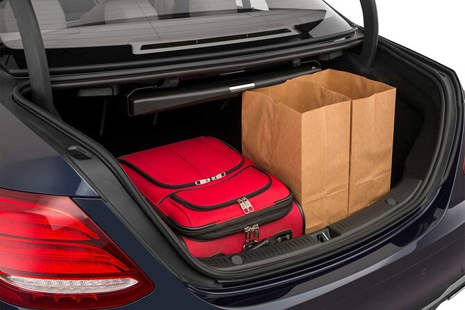 Arrival Transfer from Munich Airport to Munich City by Sedan - Why the 60-minute wait matters