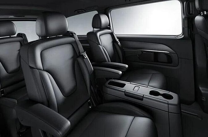 Arrival Transfer Munich Train Station to Munich by Luxury Van - What the service does not promise