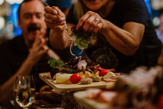 Bavarian Beer and Food Evening Tour in Munich - Bavarian dinner at Hackerhaus
