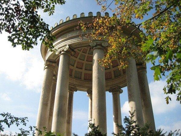 City Bike and English Garden Tour - The English Garden and the Eisbach surfers