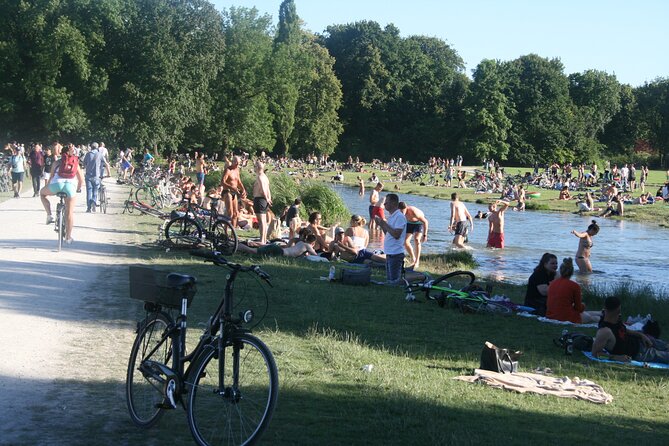 City Bike and English Garden Tour - Schwabing and Munich beyond the old center