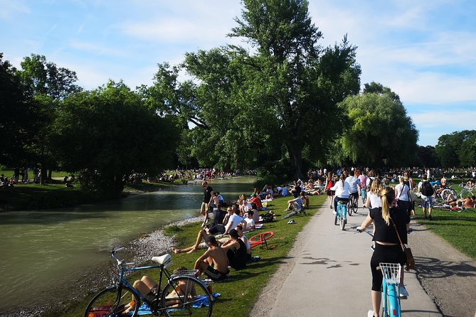 Classic Mike's Bike Tour daily @ 11.30 incl Beer Garden & Surfers - Odeonsplatz and the city’s heavier history