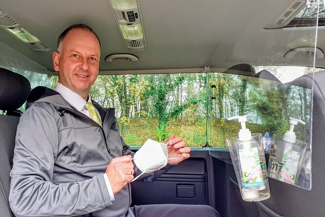 Comfort Mini-Van & Professional and FRiENDLY Guide: CUSTOMIZED 1-DAY TOUR from Munich - Austria routes require your identity documents