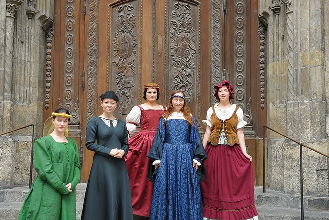 Executioners, whores, witches with drama - Karlstor at 8 pm: Munich’s past comes out after dark