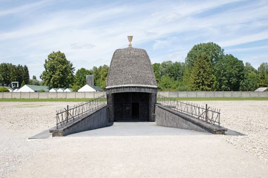 From Munich: Dachau Concentration Camp Private Tour by Car - Why a private Dachau tour can make sense