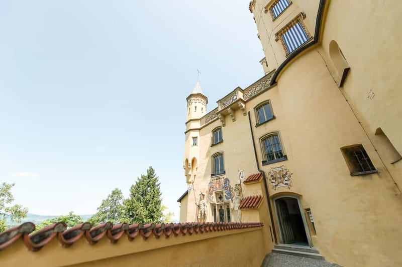 From Munich: Neuschwanstein & Linderhof Castle Full-Day Trip - Hohenschwangau: lunch beneath the castle hills