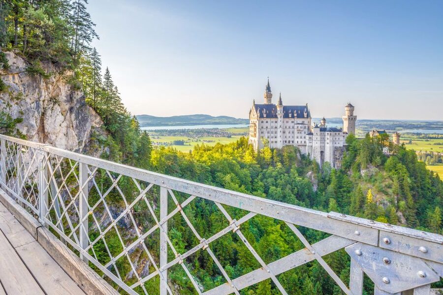 From Munich: Trip to Neuschwanstein & Linderhof in Spanish - Should you book the Neuschwanstein and Linderhof tour?