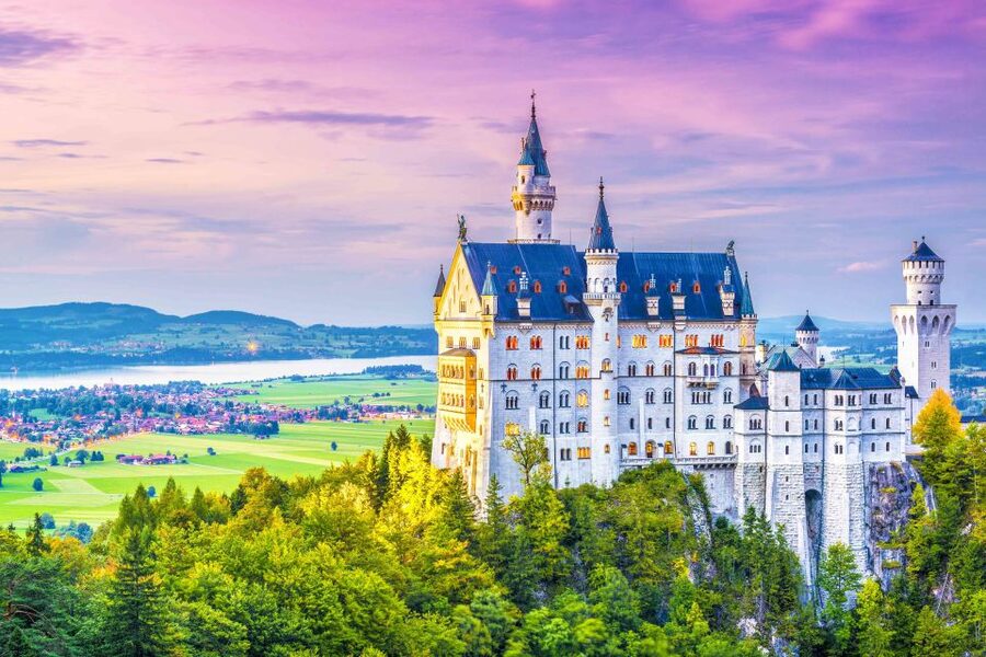 From Munich: Trip to Neuschwanstein & Linderhof in Spanish - From Munich to the Bavarian Alps