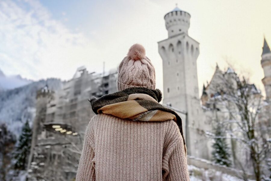 From Munich: Trip to Neuschwanstein & Linderhof in Spanish - Crossing alpine valleys to Linderhof