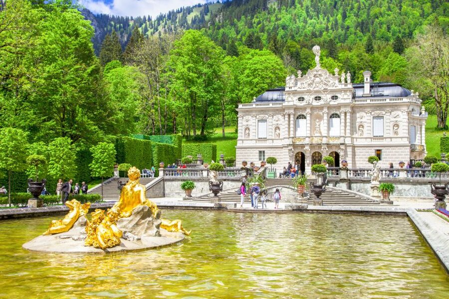 From Munich: Trip to Neuschwanstein & Linderhof in Spanish - The practical rules that shape the day