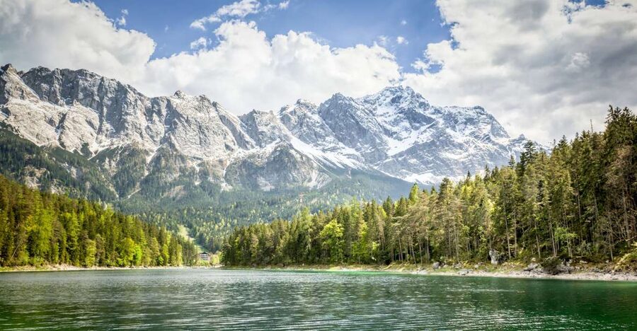 From Munich: Zugspitze Mountain Van Tour with Garmisch Town - Choosing between the summit, glacier, and lake