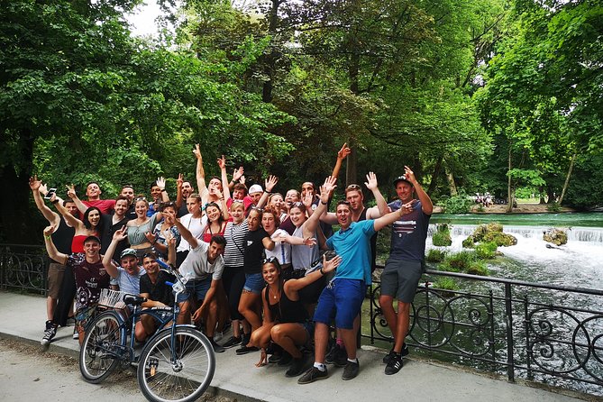 Mini Classic Bike Tour @ 4pm incl. Beer Garden & Surfers 2,5 hrs - Max-Joseph-Platz and the Wittelsbach rulers