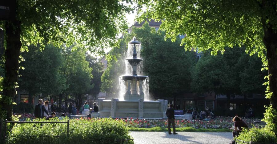Munich: 3-Hour Food Tour Through Haidhausen in GERMAN - Starting at Weißenburger Platz and its fountain