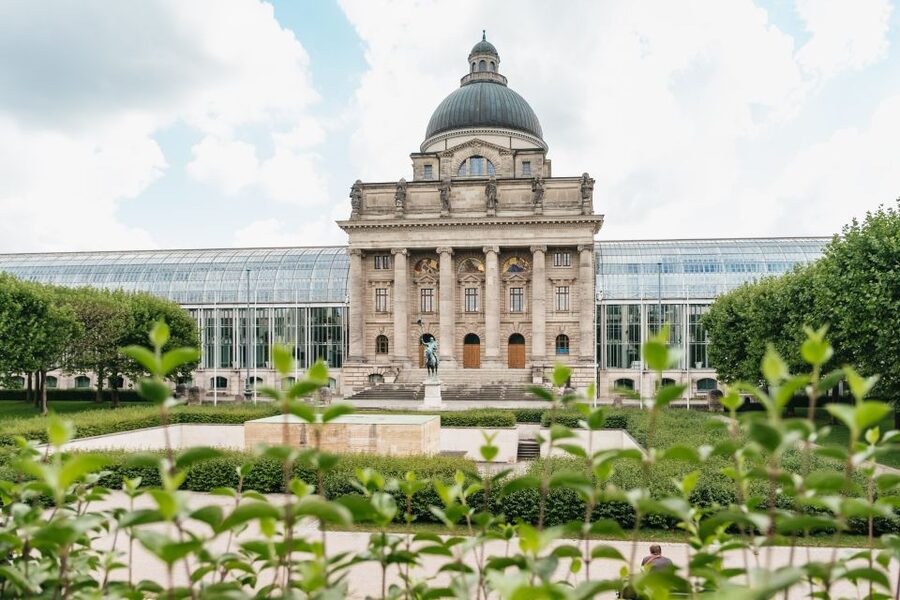 Munich 3-Hour Guided Bike Tour - Guides, group size, and the human side of the ride