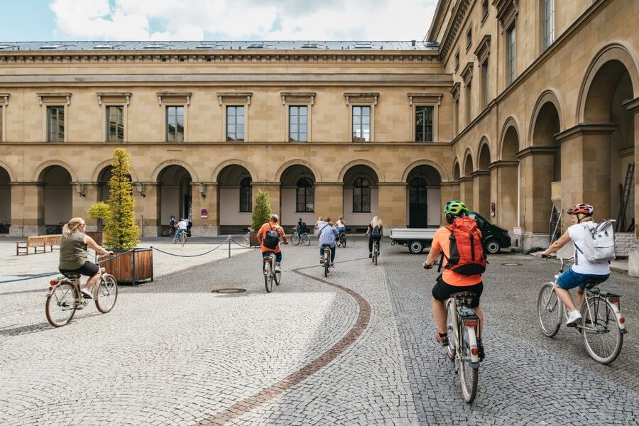Munich 3-Hour Guided Bike Tour - Königsplatz and the museum quarter