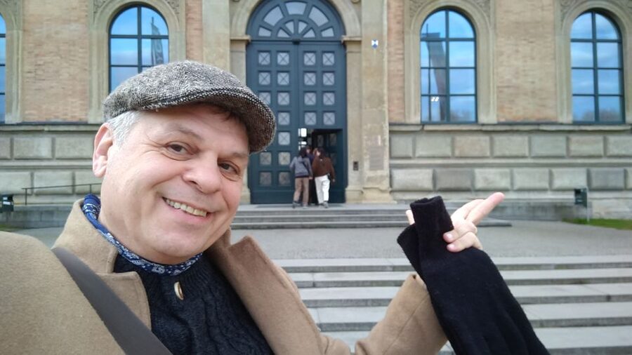 Munich: Alte Pinakothek Skip-the-Line & Guided Walking Tour - The Meeting Point and First Steps Inside