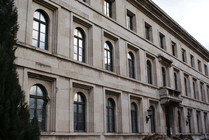 Munich and Nazi History Combination Day Tour Small Group - What the small group changes