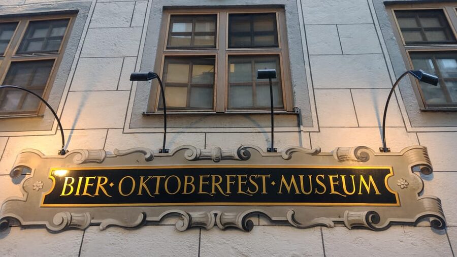 Munich: Bavarian Beer Walking Tour with Samples - Guide changes and tour consistency