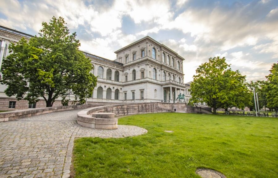 Munich: Capture the most Photogenic Spots with a Local - Key details before you book