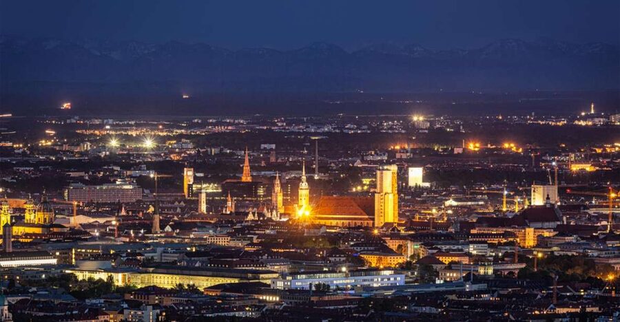 Munich: Christmas Market Magic Walking Tour with a Local - One Hot Drink and One Local Treat