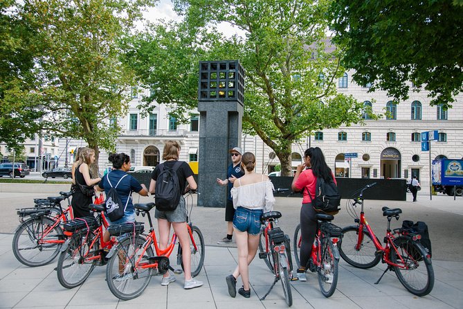 Munich City Bike Tour + Beer Garden Lunch Stop - Government buildings, fountains, and grand squares