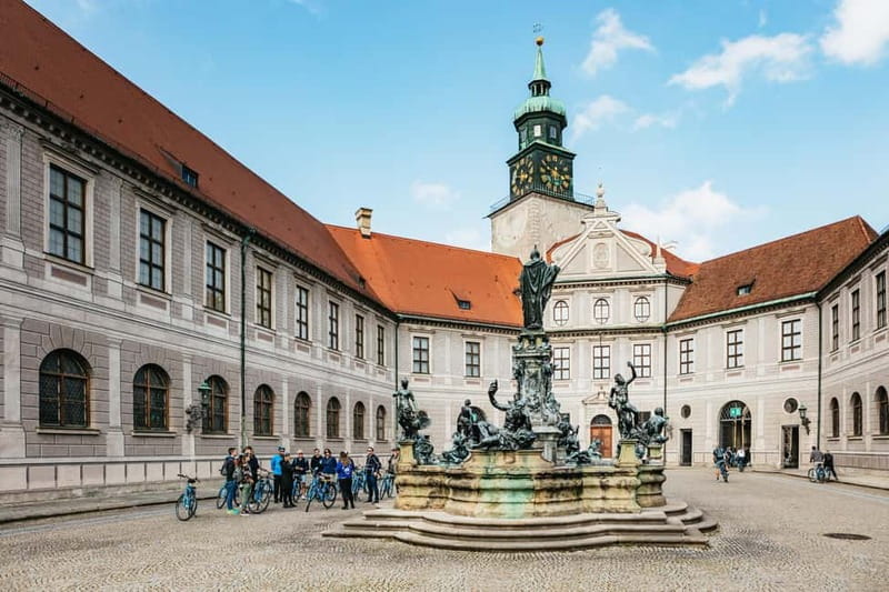 Munich: Classic Guided City Tour by Bike (English Tour Only) - Key points to know before you book