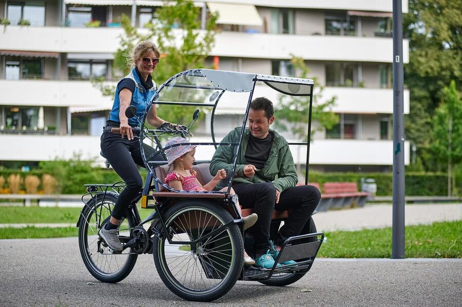 Munich: Day-rent rickshaw and explore Munich yourself - Starting near Olympic Park