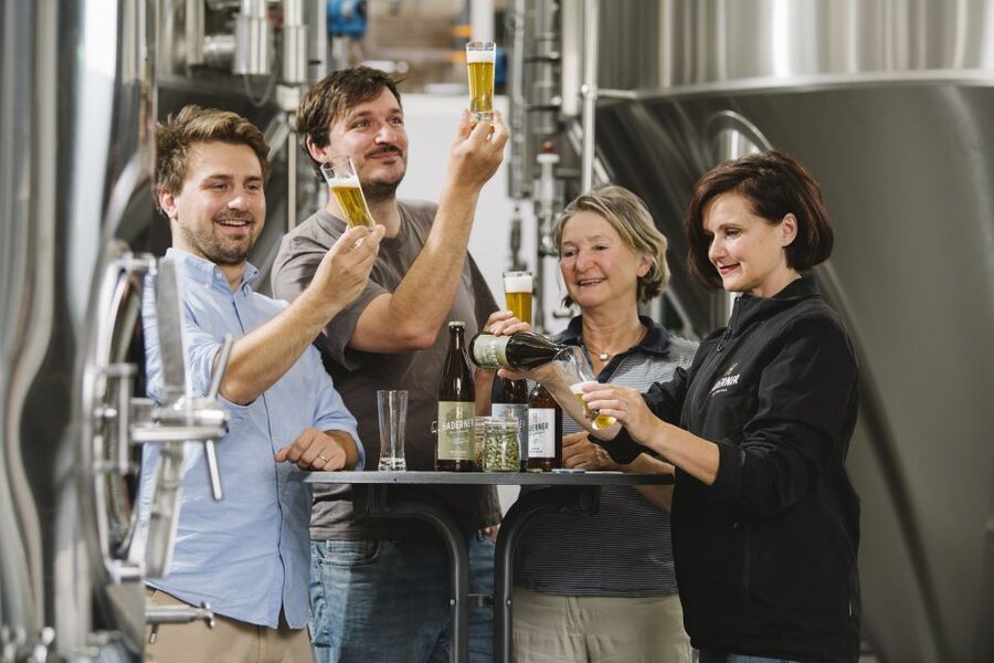 Munich: Hands-On Brewery Tour & Tasting of 4 Organic Beers - From Malt and Hops to Finished Beer