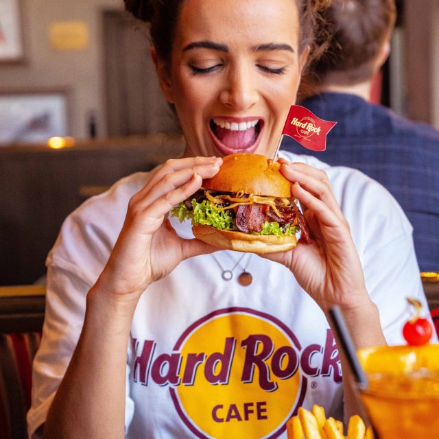 Munich: Hard Rock Cafe with Set Menu for Lunch or Dinner - What priority seating really adds