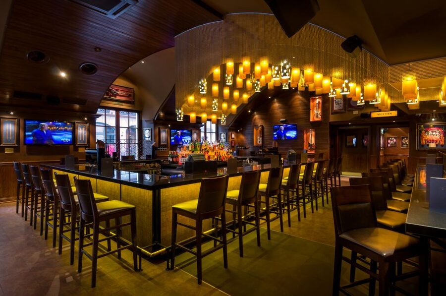 Munich: Hard Rock Cafe with Set Menu for Lunch or Dinner - Practical timing and booking advice