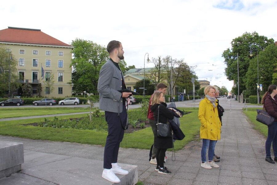 Munich: Historical Walking Tour on the Rise of Hitler - The squares where politics became spectacle