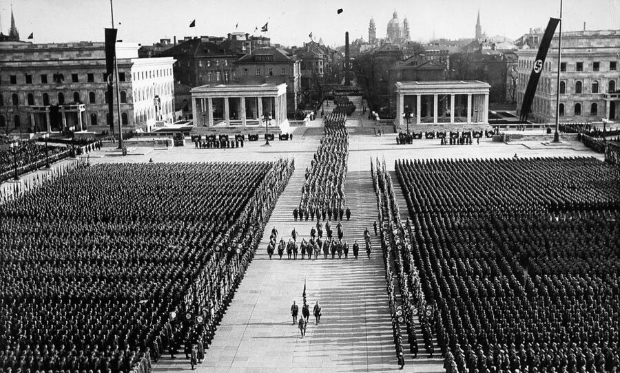 Munich: Historical Walking Tour on the Rise of Hitler - What the $30 price gets you
