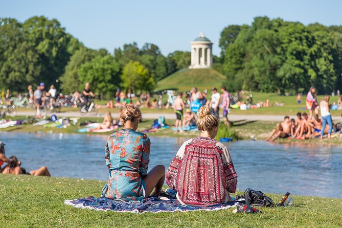 Munich History Tour: Private & Personalized with a Local Guide - Starting at Fischbrunnen and Marienplatz