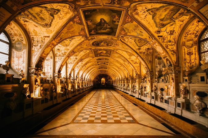 Munich History Tour: Private & Personalized with a Local Guide - The meeting point deserves careful attention