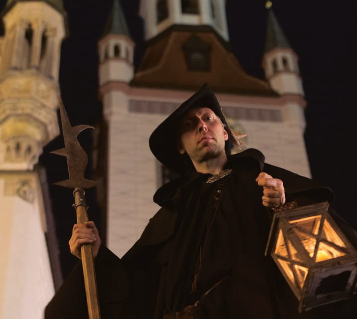 Munich: Night Watchman Tour for Kids (6 - 12 years) - 75 min - Following the lantern through Munich’s old town