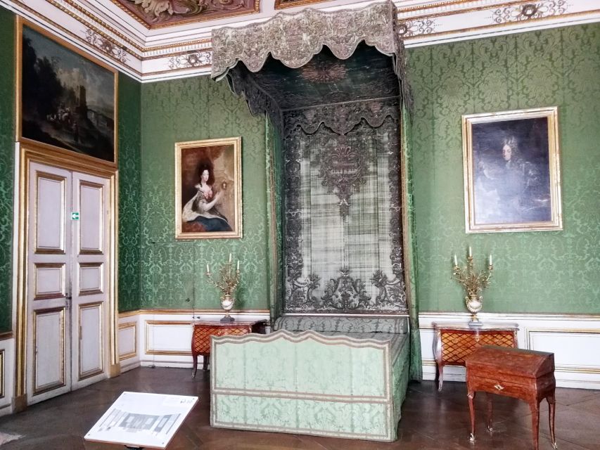 Munich: Nymphenburg Palace with official Guide - Who should book this palace tour?