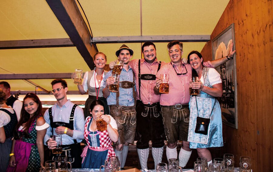 Munich: Oktoberfest Tour with Tent Reservation, Food & Beer - The guides make the difference