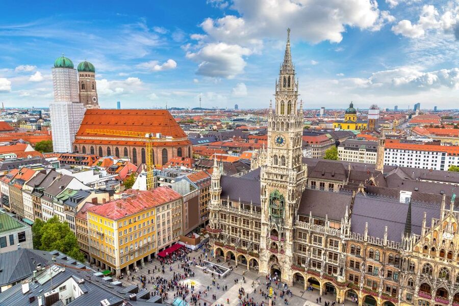 Munich: Old Town & Viktualienmarkt City Walk in German - Key points to know before you book