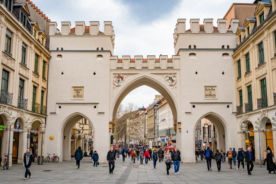 Munich: Old Town Walking Tour in Spanish - Starting beneath Karlstor in Munich