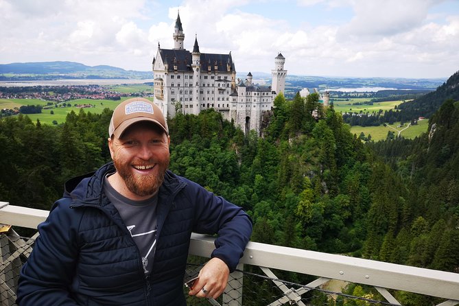 Munich private Car & Walking Tour incl. BMW World & River Surfers - Linderhof, Oberammergau, and Ettal