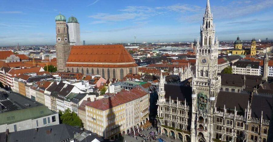 Munich: Private Walking Tour of the Historical City Center - Munich’s Nazi past at Odeonsplatz