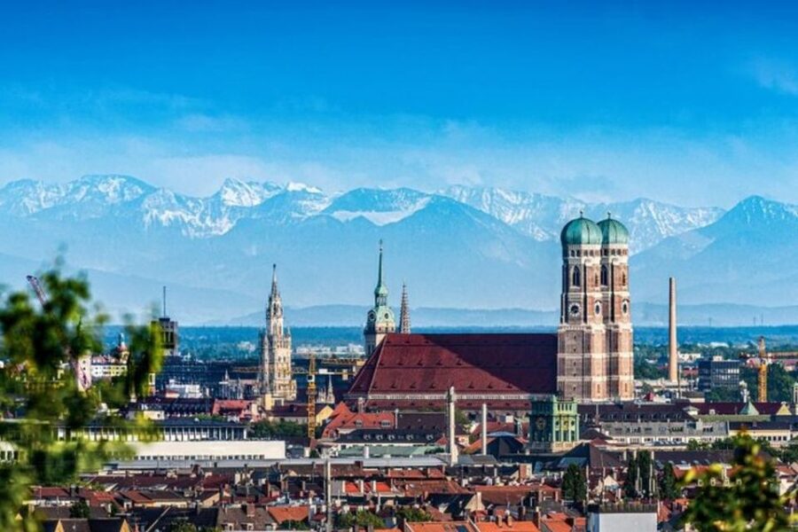 Munich : Private Walking Tour with A Guide (Private tour) - Starting in Munich with a route that fits you
