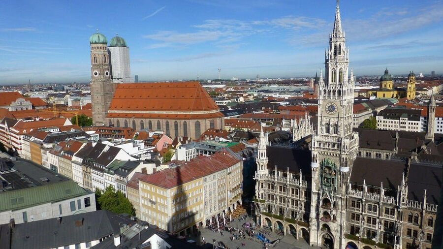 Munich Private Walking Tour with the BMW Museum and BMW Welt - BMW Museum: Cars, Engines, and Racing Memory