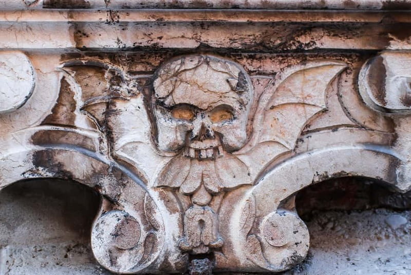 Munich: Raven Black Witches and Executioners Walking Tour - Starting beneath the Frauenkirche towers