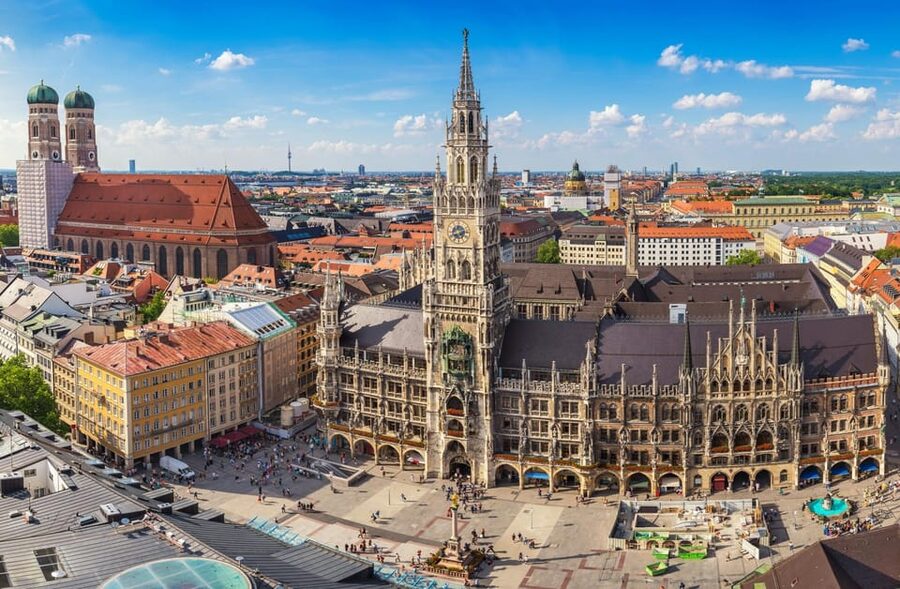 Munich: Residenz Museum Tickets and 2,5-hour Guided Tour - The Golden Hall, Ancestral Gallery, and Porcelain Cabinet