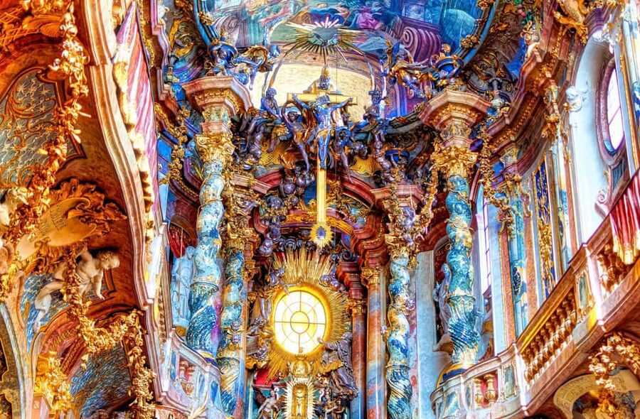 Munich: Residenz Museum Tickets and 2,5-hour Guided Tour - What the guided format adds