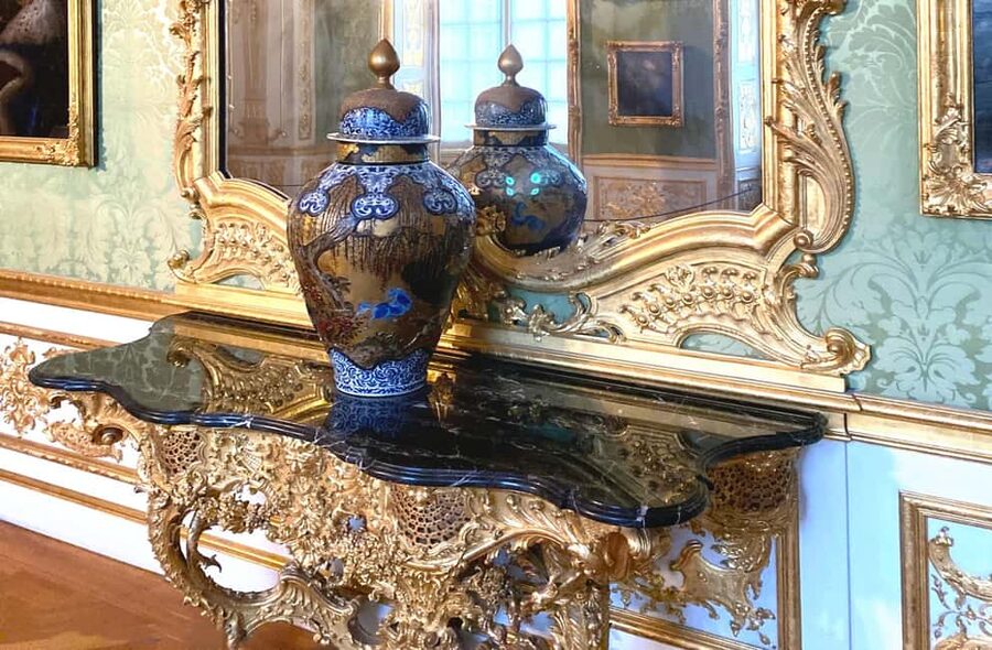 Munich: Residenz Museum Tickets and 2,5-hour Guided Tour - Meeting your guide on Residenzstraße